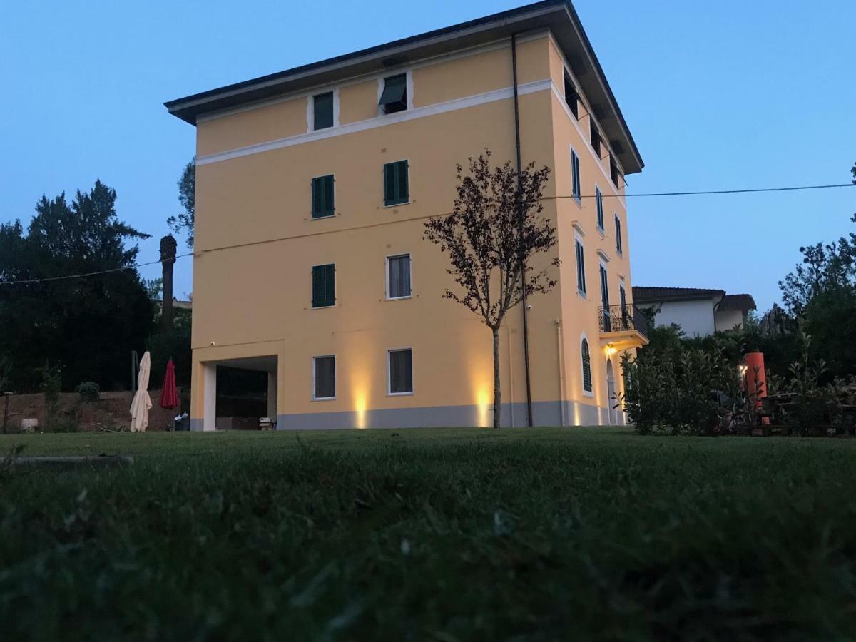 Bed and Breakfast Mikeme Carrara Esterno foto